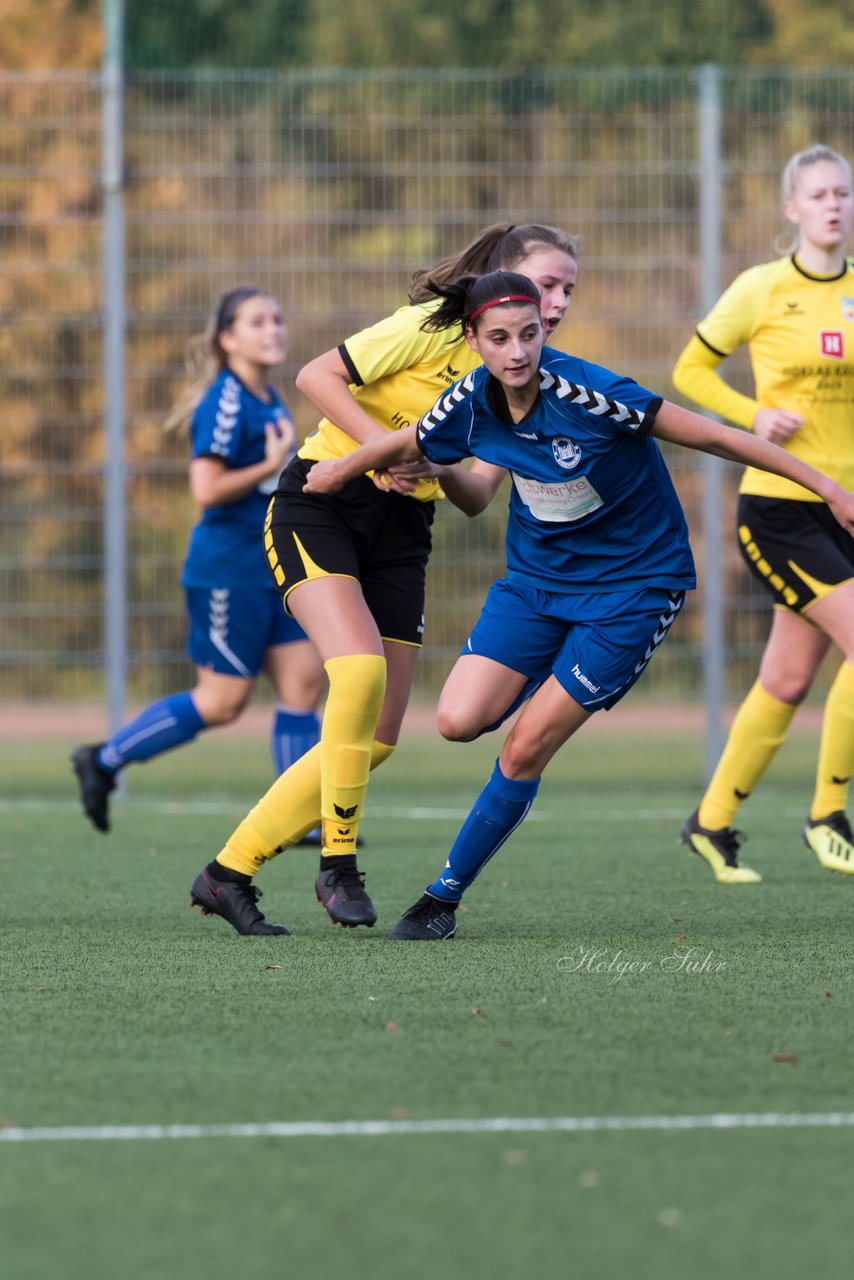 Bild 151 - F SSC Hagen Ahrensburg - SV Frisia 03 Risum-Lindholm : Ergebnis: 2:0